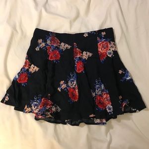 Floral skirt w/ elastic waist